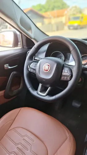 Revestimento de volantes automotivos 