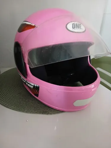 Capacete feminino