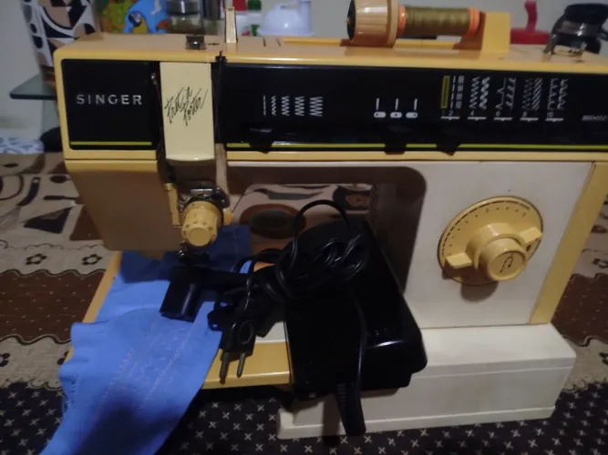 Máquina de costura Singer doméstica 