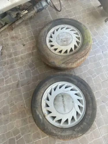 Par de rodas serrinha opala 89 com calota
