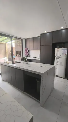 CASA À VENDA EM CONDOMÍNIO FECHADO  BAIRRO BELA VISTA, PALHOÇA/SC