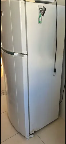 Vendo Geladeira funcionando perfeitamente 
