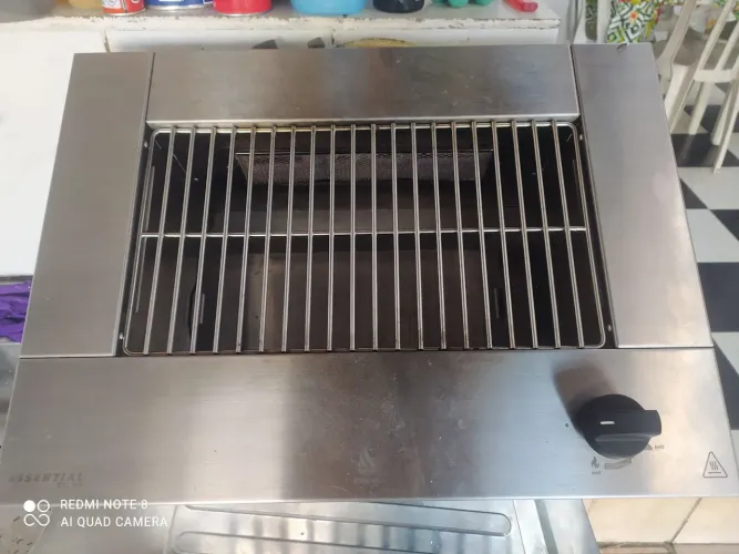 Churrasqueira a gaz de inox .Esssential DXX 300