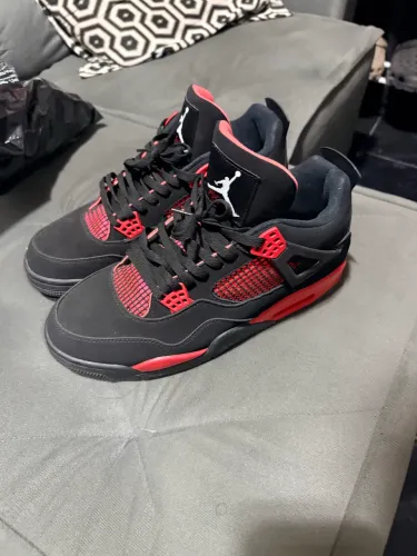 Jordan 4 red thunder
