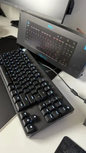Teclado Mecânico Gamer Logitech G PRO