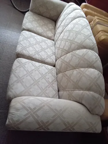Sofá três lugares