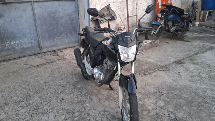 Moto muito nova, uso particular