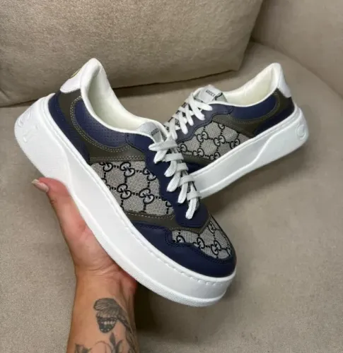 TENIS GUCCI EM COURO BRANCO MARINHO