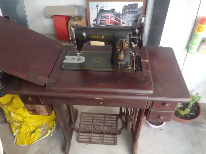 Maquina de  costura SINGER