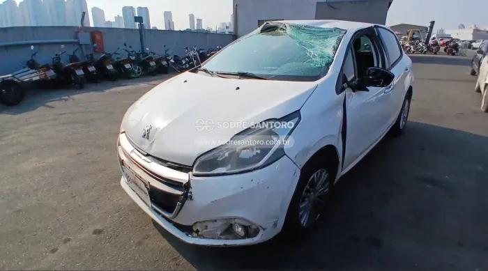 Peugeot 208 17/17 Pure Tech 1.2 retirada de peças 