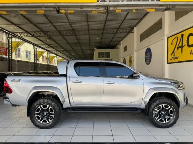 Toyota Hilux CD SRX Plus 4X4 2.8 TDI Die. Aut. 2025
