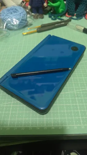 Nintendo DSi XL Azul DESBLOQUEADO + R4 - IMPECÁVEL