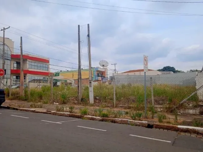 Terreno à venda em Sumaré, Centro
