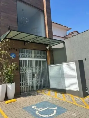 Loja na Rua Dona Germaine Burchard, 177 210 m²