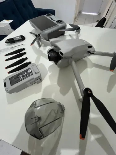 DJI Mini 3 + Controle com Tela | Apenas 4h de Voo | Garantia