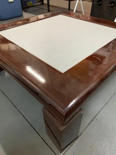 Mesa de Centro em Madeira - Design Clássico e Elegante