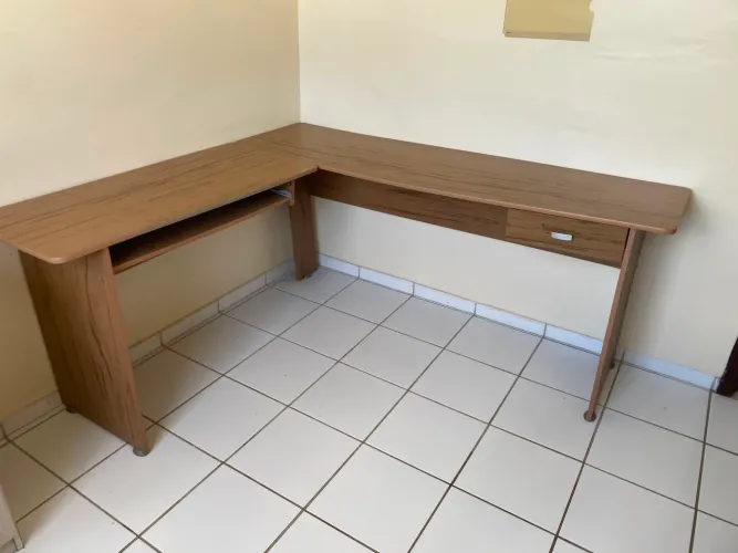 Mesa de Escritório em L