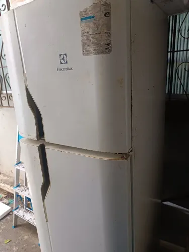 Geladeira Electrolux com defeito 