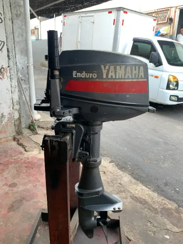 Motor de Popa YAMAHA 8 ENDURO