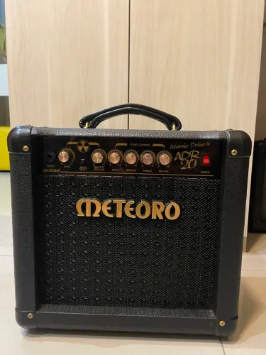 Amplificador Meteoro Atomic Drive ADR 20