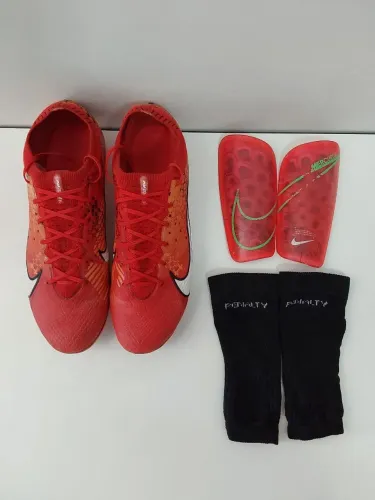 Chuteira Mercurial 43