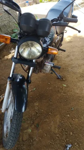 Vendo moto em ótimas condições de uso