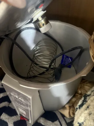 Autoclave novinho com agua destilada e envelopes só comprar e usar