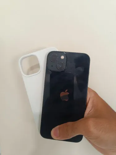 Iphone 13 todo original com Sade da bateria ainda em 83