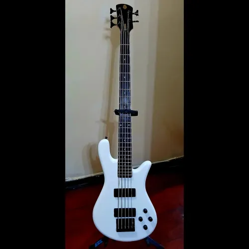 Baixo Spector Performer 5