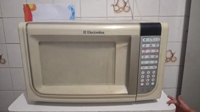 Micro-ondas electrolux MEF41 usado em perfeito estado