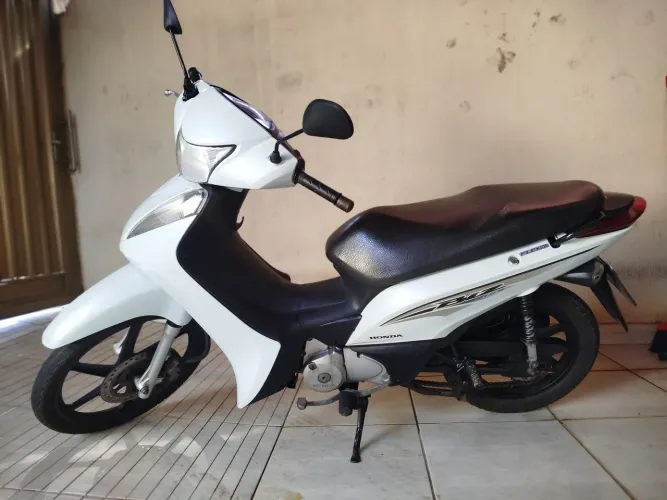 Honda biz branca completa