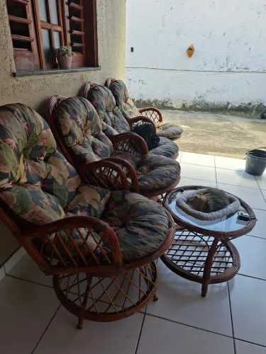 jogo de cadeira de área mais mesa de centro