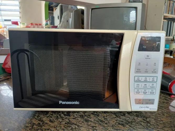 Microondas Panasonic 21 litros 