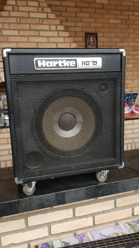 Amplificador para contrabaixo Hartke HD75.