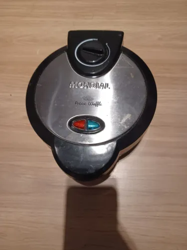 Maquina de waffle (com defeito)