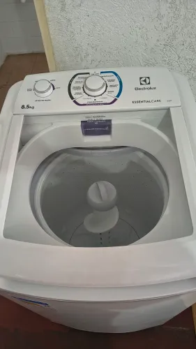 Vende máquina de lavar da Electrolux 8.5 semi nova.