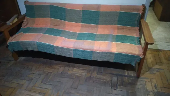 Sofá cama de madeira