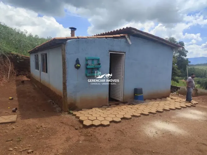 Chácara 2.450m² com Casa + Pomar Produzindo + 02 Quartos | 300m do Asfalto em Rio Manso