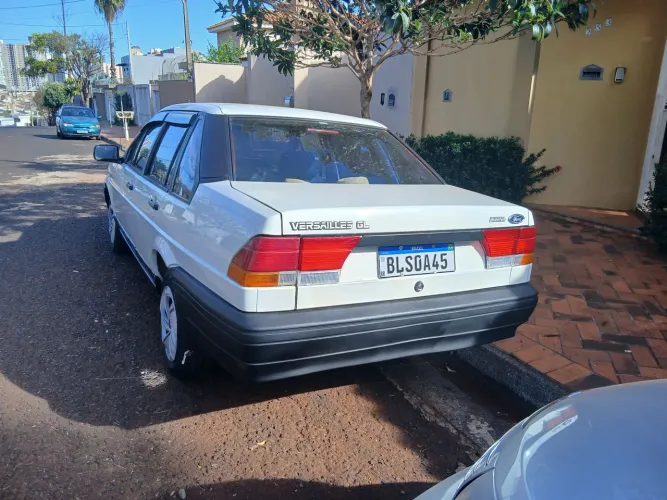 Ford Versailles GL 1.8i / 1.8 2P E 4P (álcool) 1992