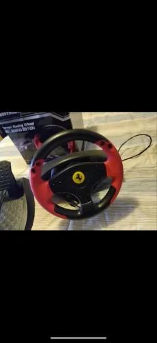 THRUSTMASTER FERRARI RACING WHEEL VOLANTE C/ PEDAIS RED LEGEND EDITION PS3 / PC