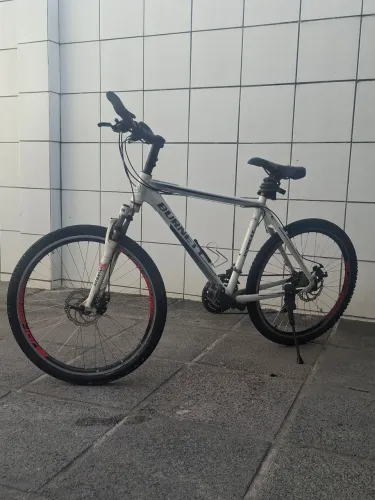 Bicicleta Burnett ride 1.0 aro 26 topada