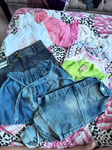 Lote de roupas para meninas 