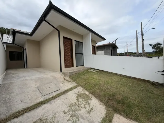 Casa Geminada com 02 Dormitórios sendo 01 suite  Lisboa III | São José/SC