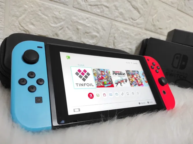 Nintendo Switch V1 - 64gb - DESBLOQUEADO - SEMI NOVO
