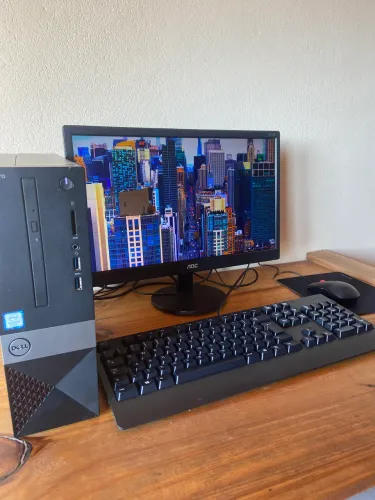 Mini CPU i5 8ª Geração / 8GB RAM / 240GB SSD / Monitor 18.5?+Teclado USB +Mouse USB