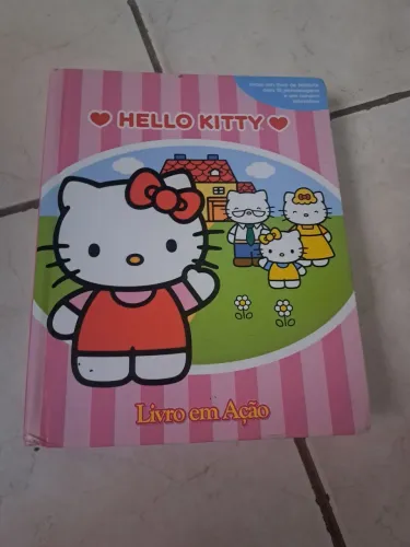 Hello kitty livro em ação 