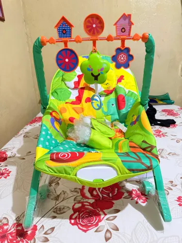 Vendo cadeira de descanso infantil.