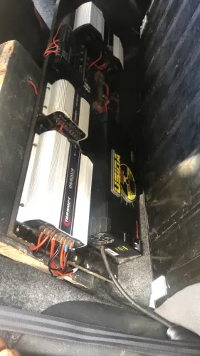 Vendo som automotivo