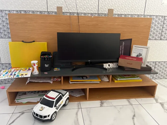 Doação de um rack de parede