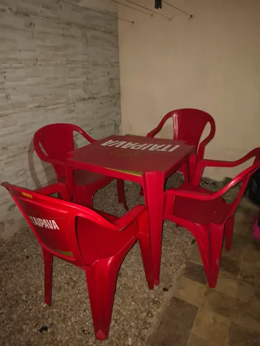 Cadeiras + mesa